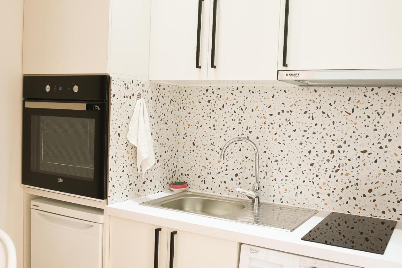 Apartment Center 2 *