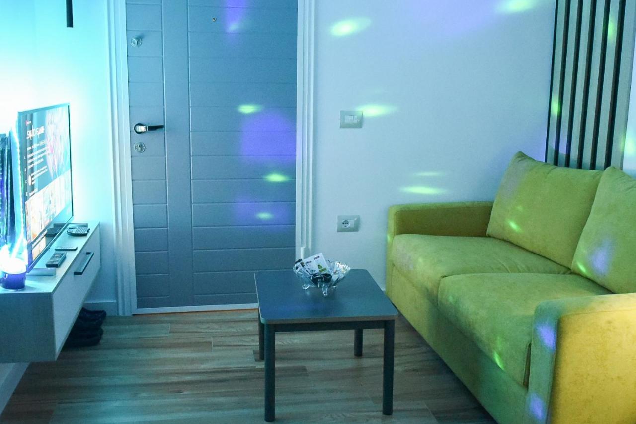 Center 2 Apartman *