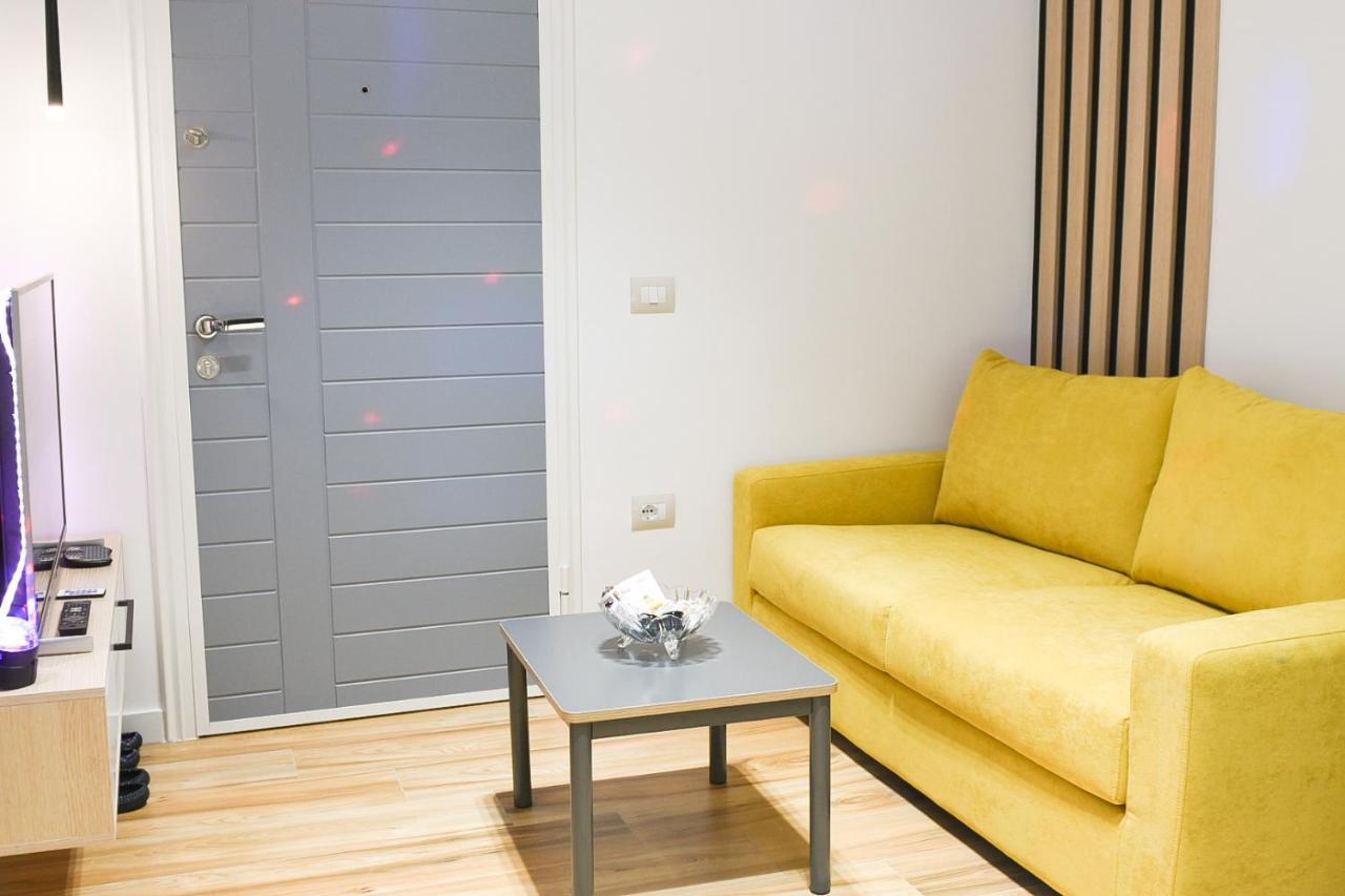 Apartment Center 2 *